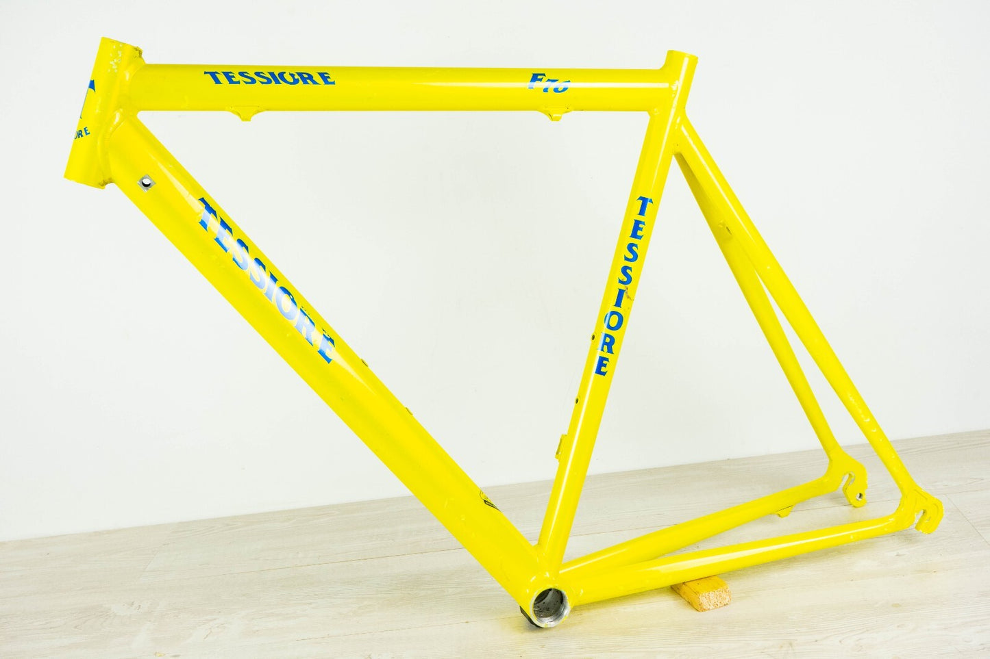 ALUMINIUM ALLOY FRAME 52 VINTAGE LILGHT ROAD BIKE 700c BICYCLE YELLOW S SMALL