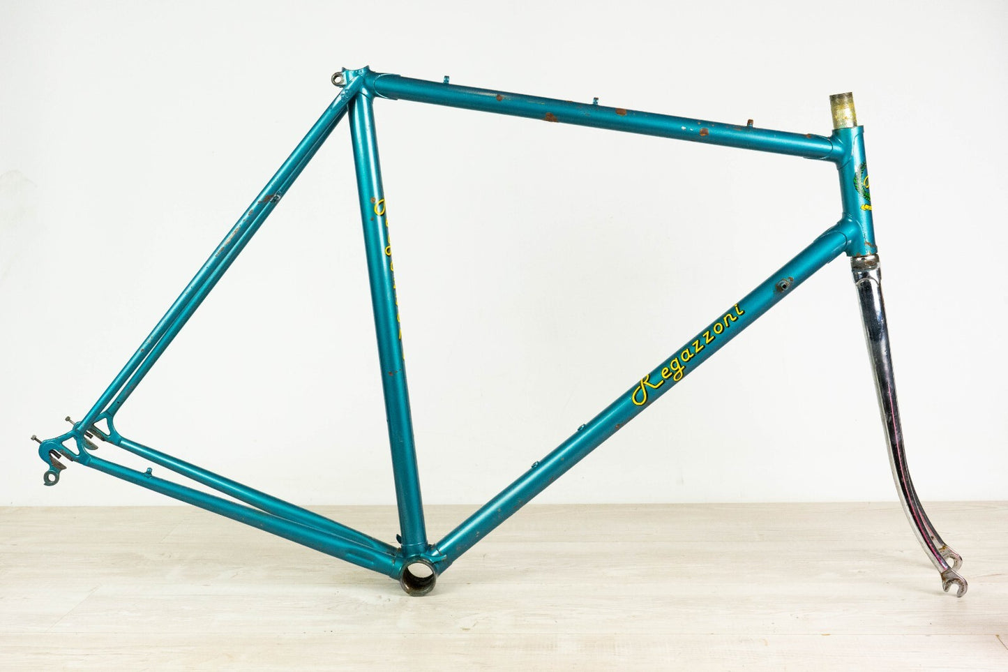 VINTAGE FRAME STEEL ROAD BIKE 55 CAMPAGNOLO OLD 700C BICYCLE 80S CLASSIC BLUE